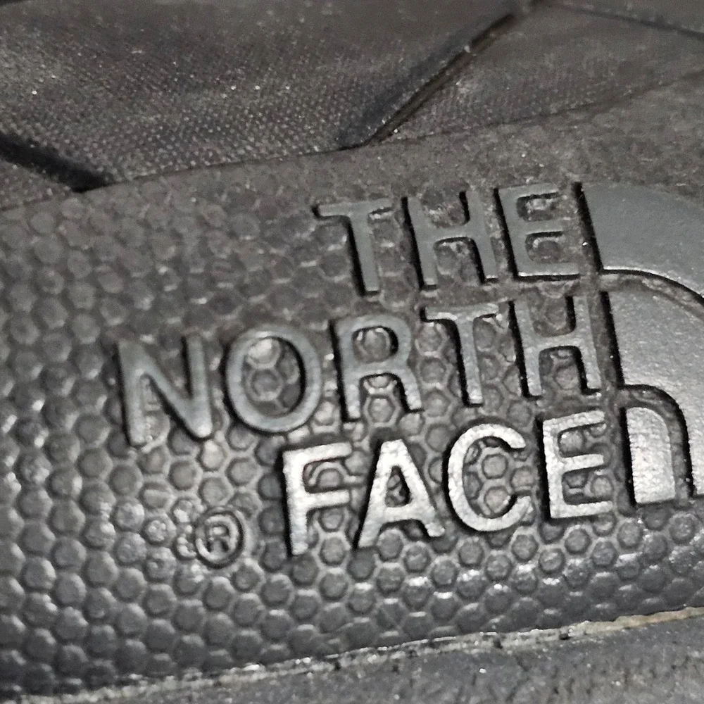 The North Face Mens Chilkat II Insulated Winter Boots Black Grey A1KR Size 11.5